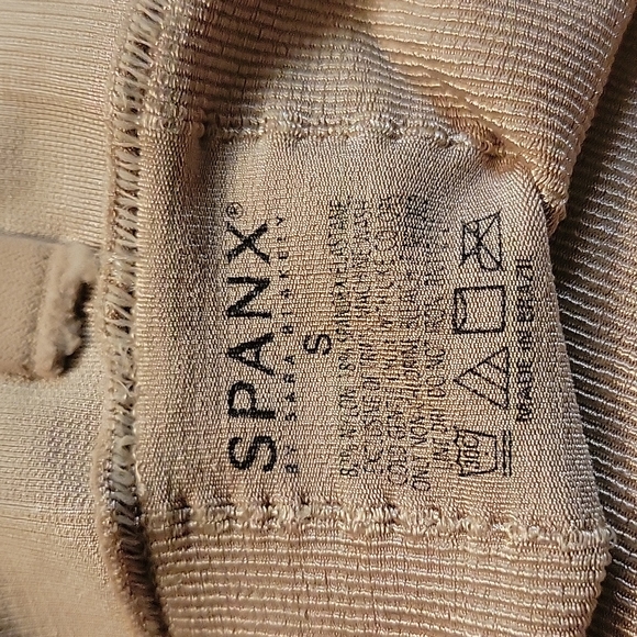 SPANX SIZE SMALL - Picture 4 of 8